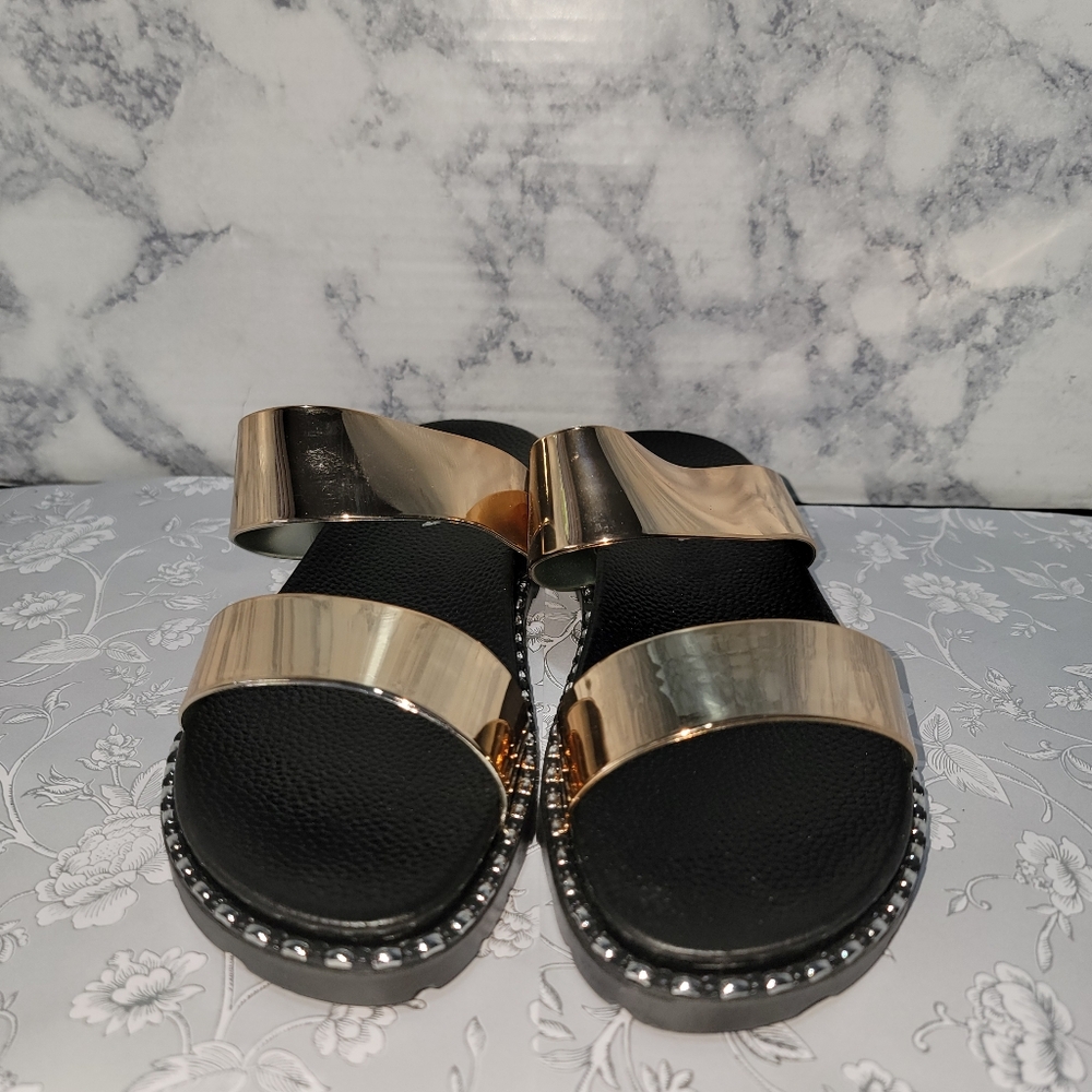Fashion Nova Sandals Women's Size 8 Gold Patent Leather Flat Slip Ons